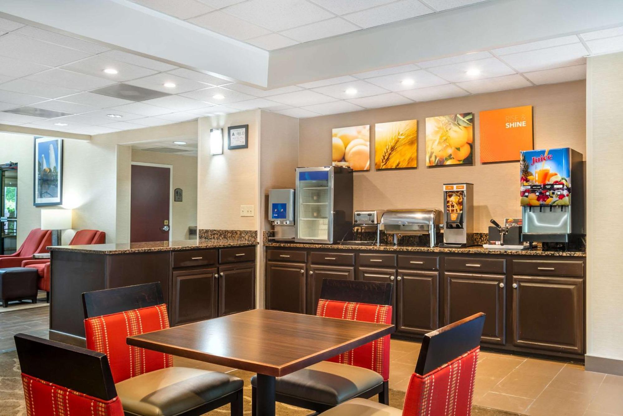 Comfort Inn & Suites Lake Norman Cornelius Εξωτερικό φωτογραφία