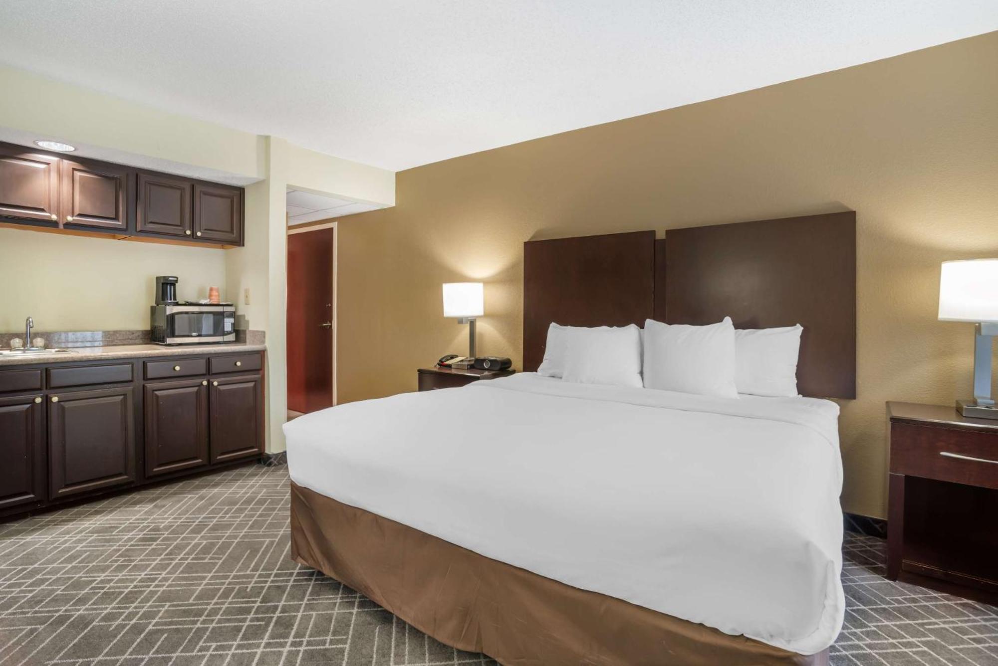 Comfort Inn & Suites Lake Norman Cornelius Εξωτερικό φωτογραφία