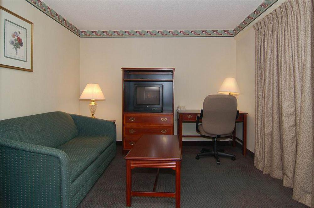 Comfort Inn & Suites Lake Norman Cornelius Εξωτερικό φωτογραφία